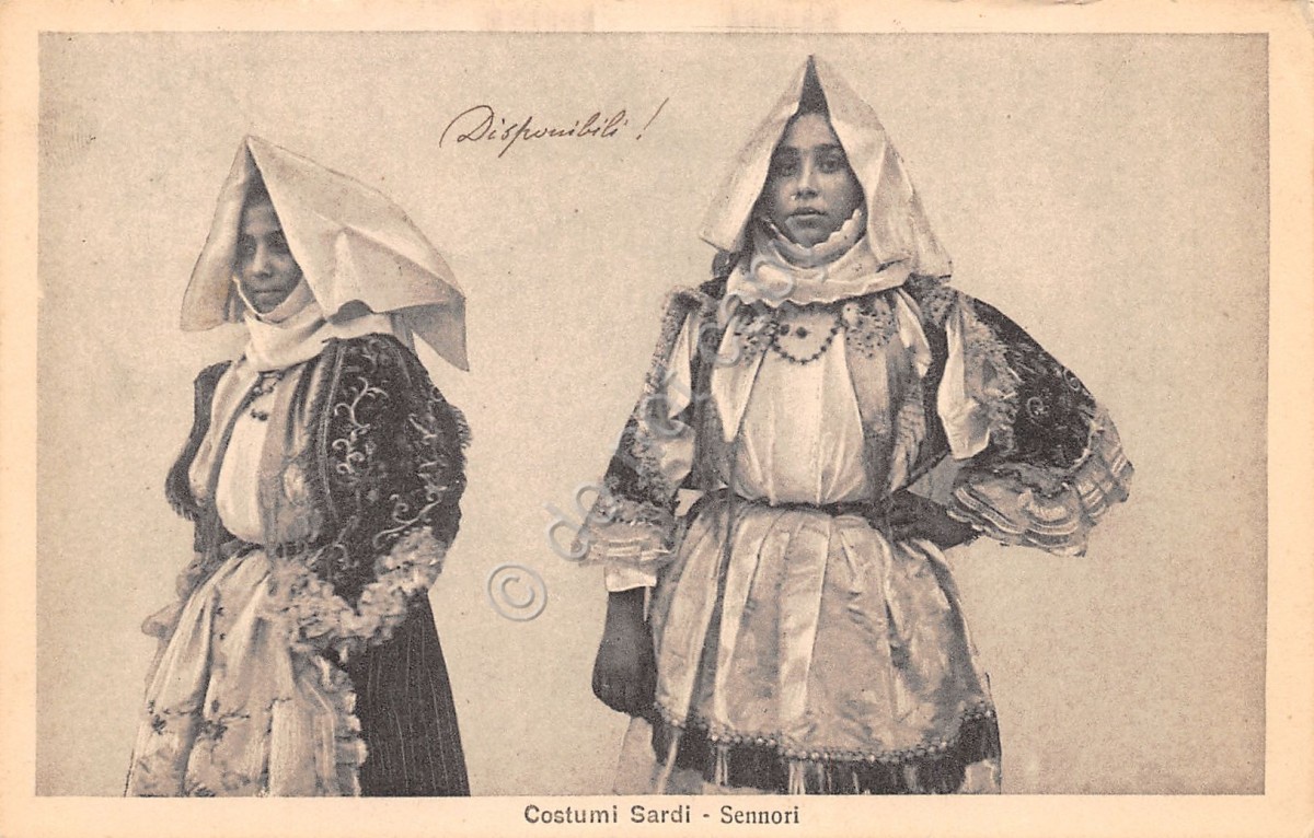 Cartolina Sennori costumi sardi donne in abito tradizionale 1911 (Oristano)